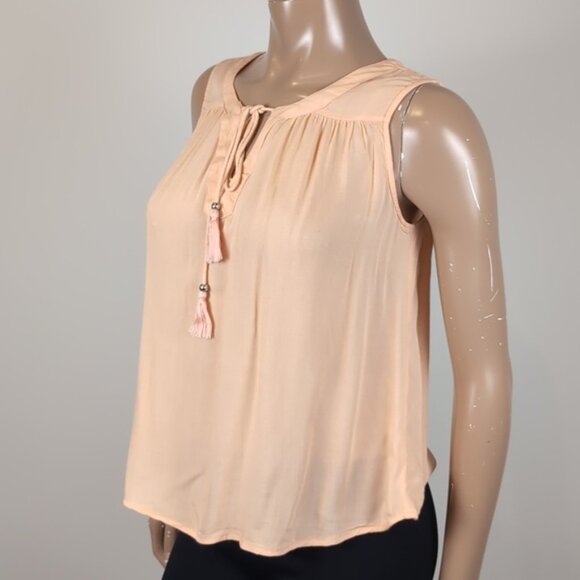 3/$20 Guilty Peach Sleeveless Top Tassel Tie Keyhole Cut Out Pleated Flowy Small - Picture 4 of 9
